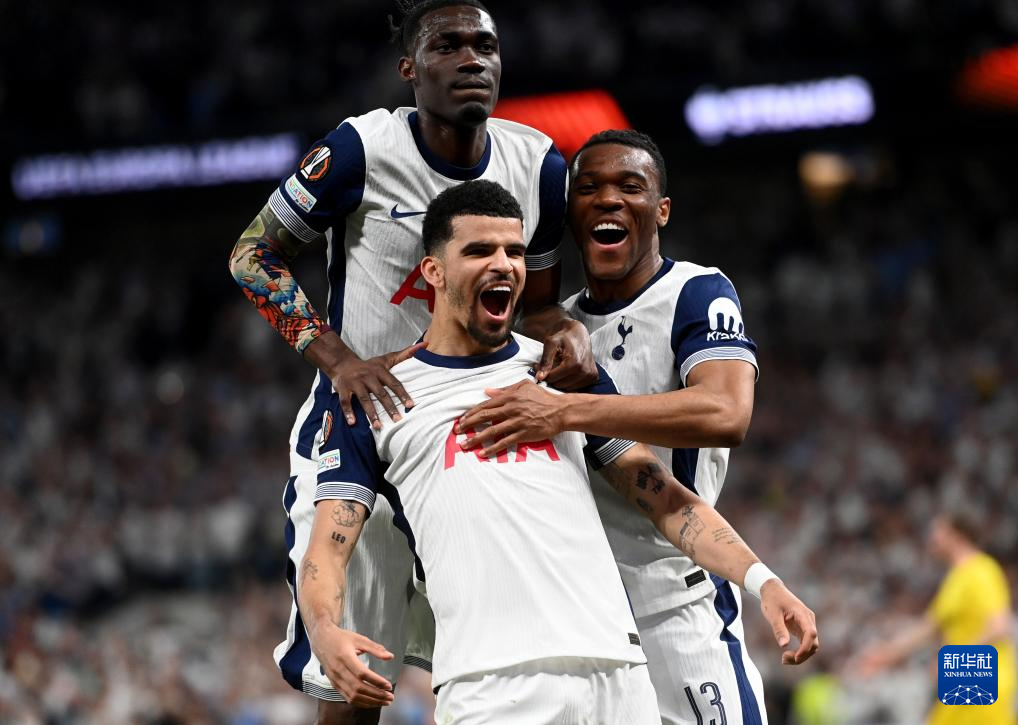 足球世界杯亚洲区预选赛关键比赛回顾（亚洲世预赛焦点对决复盘）