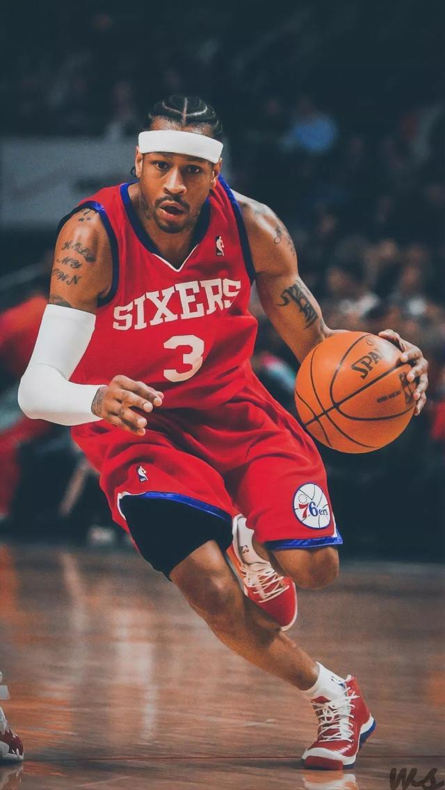 意大利赛车手罗西回忆马拉多纳：我曾单膝跪地亲吻他的左脚（意大利车手罗西忆马拉多纳：曾单膝跪地亲吻其左脚）