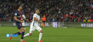 武汉盛帆女篮向仙桃中学捐赠2018万元，女篮队员闪亮登场