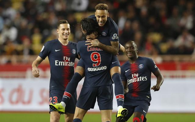 鲁尼认为梅西更优秀？C罗：我没意见，表达什么是他的自由（鲁尼称梅西更强？C罗回应：他有权表达，我不介意）